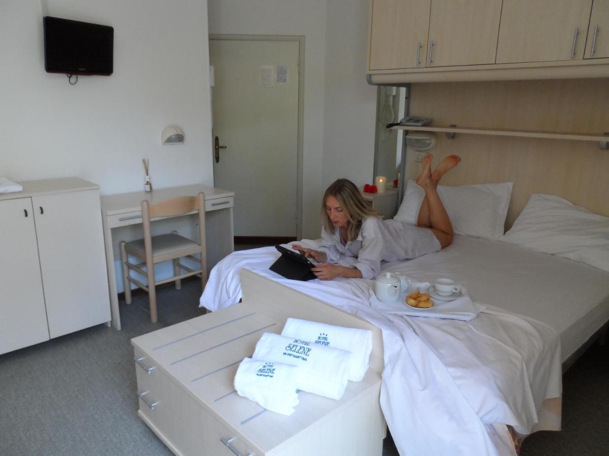 Hotel Selene Milano Marittima Exterior foto