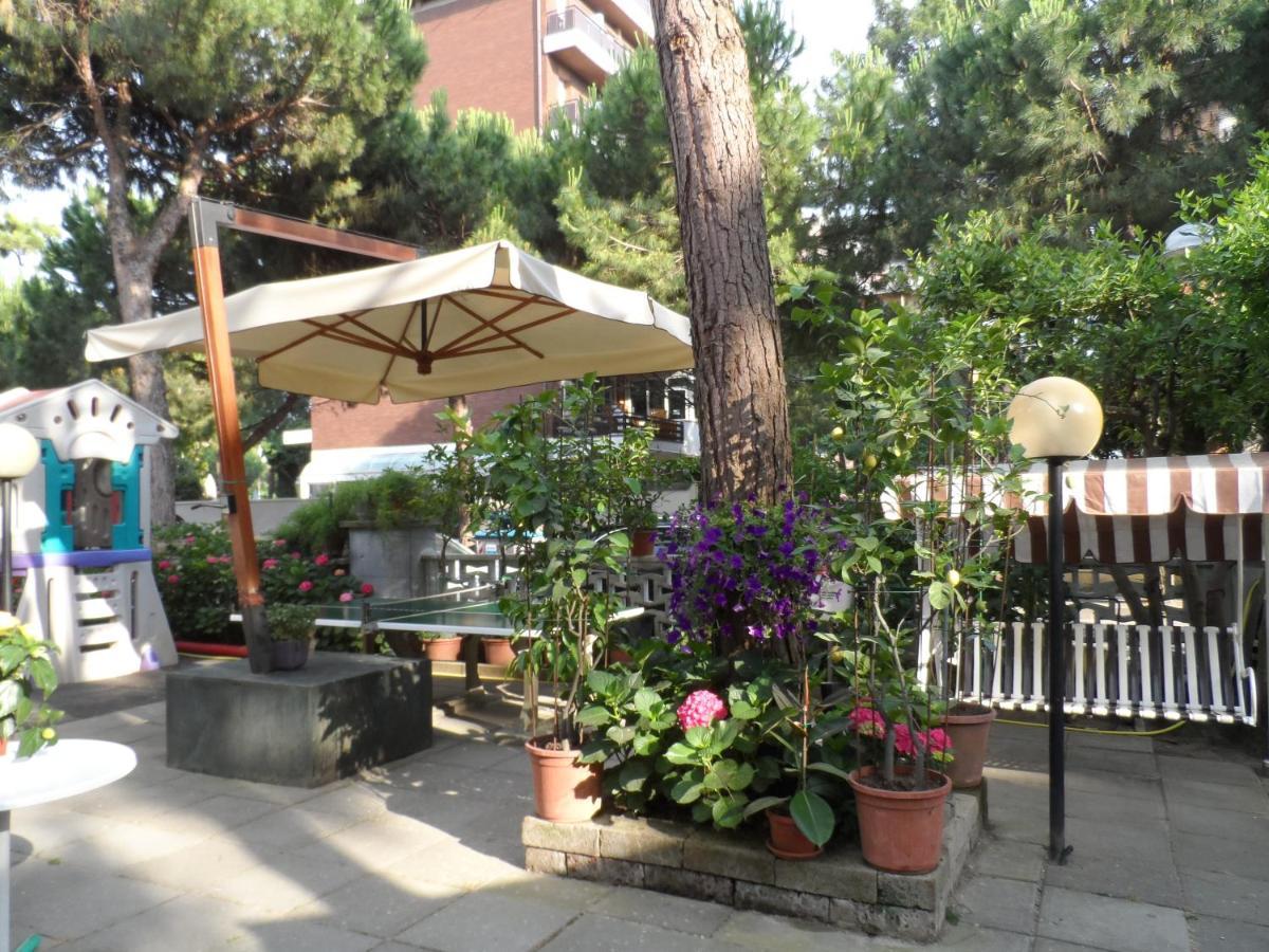 Hotel Selene Milano Marittima Exterior foto